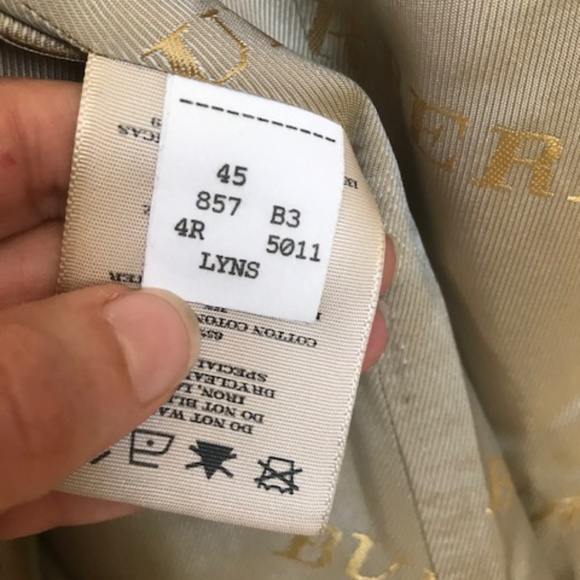 Classic Burberry Beige Metalic Trench Coat - Picture 6 of 10